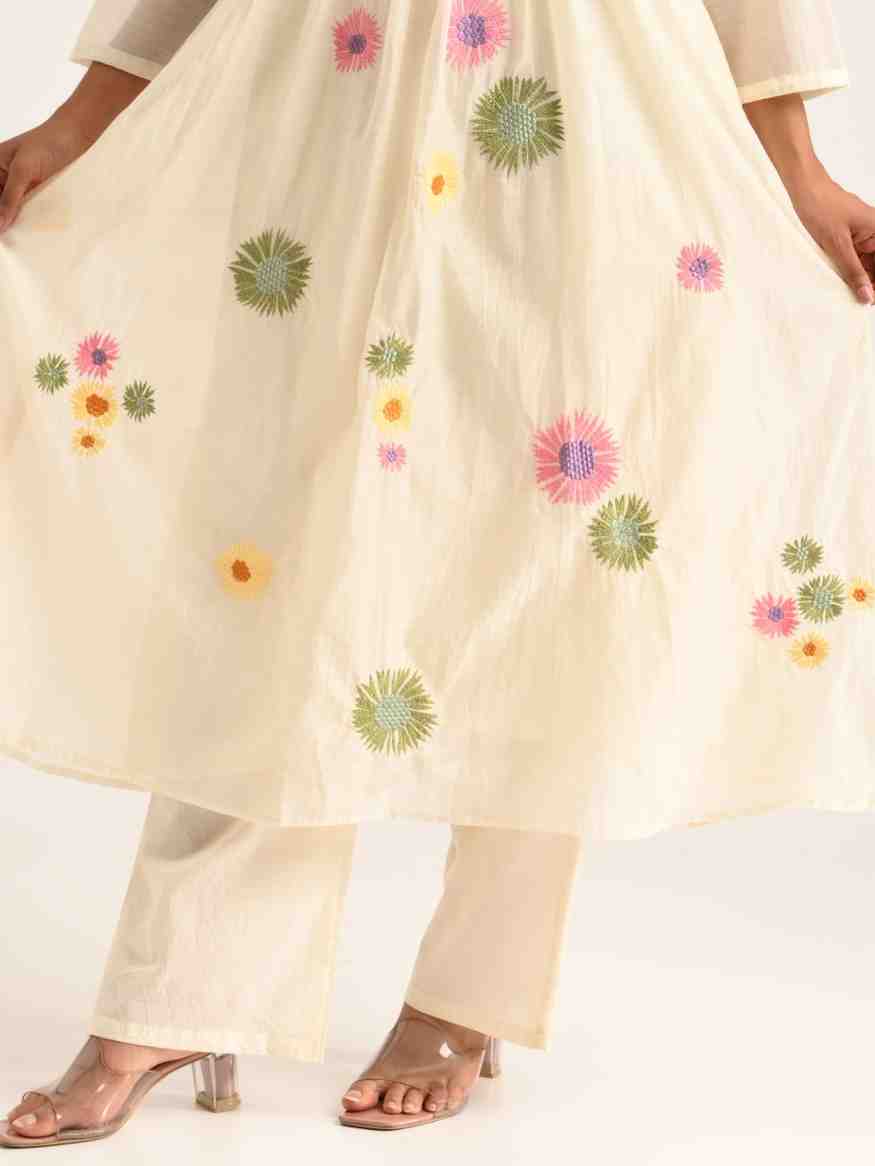 Ivory Floral Detail Kurta Set with Dupatta