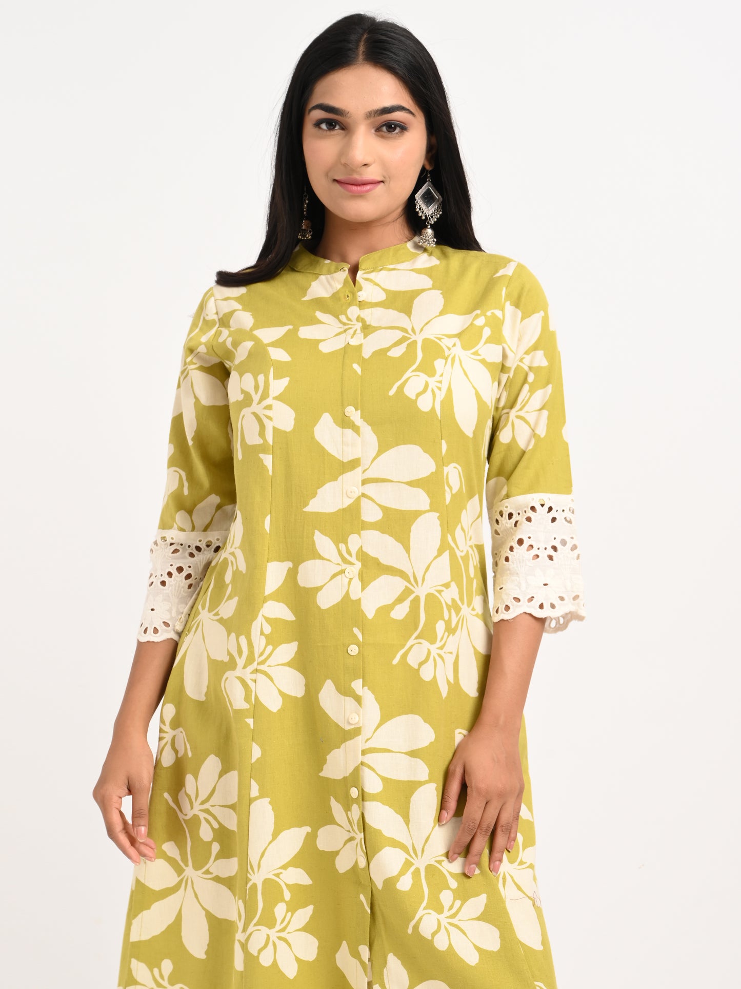 Floral Print Kurta Set with Lace Detailing