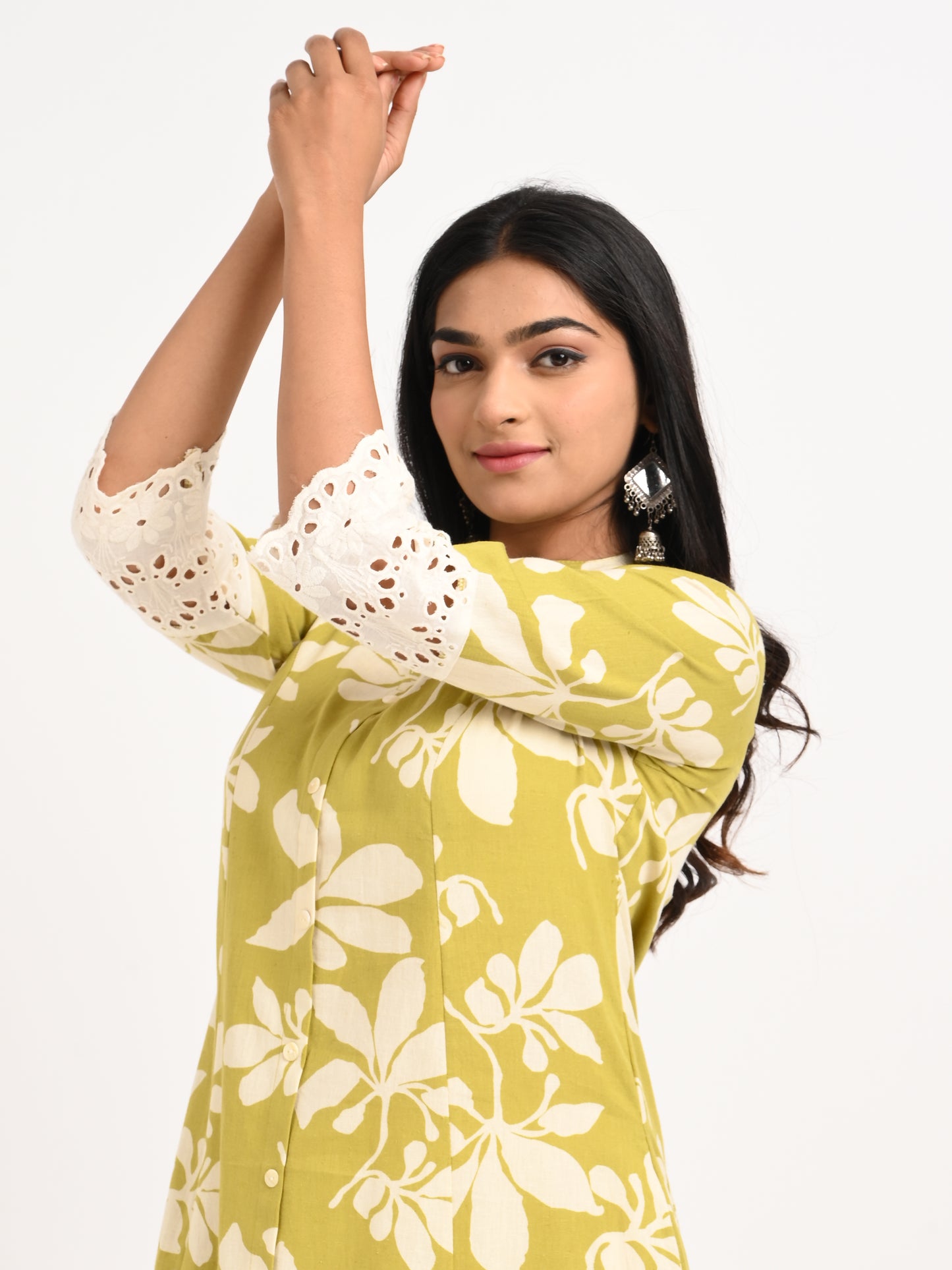 Floral Print Kurta Set with Lace Detailing